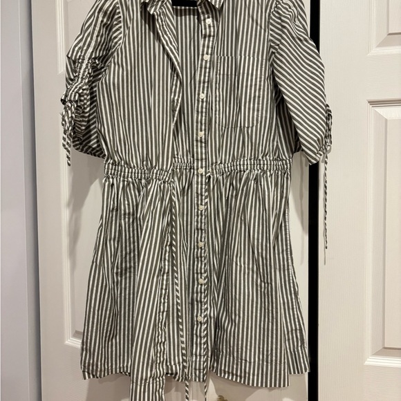 LOFT Dresses & Skirts - LOFT Gray and White Striped Midi Dress